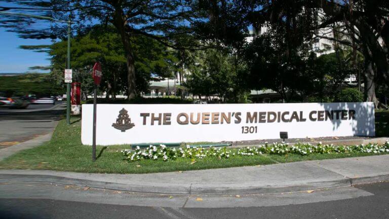 The Queen's Medical Center entrance sign