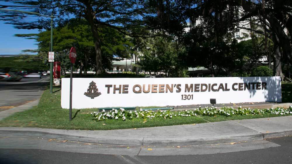 The Queen's Medical Center entrance sign